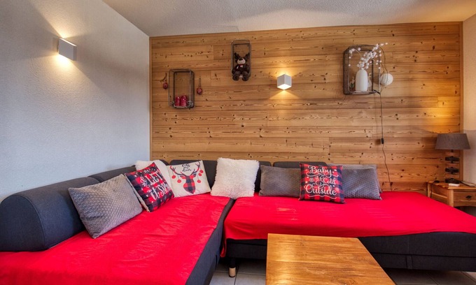 Les Esserts Apartment | Ski-in/out apartment, 2 br, 6-7 guests, balcony, equipped kitchen