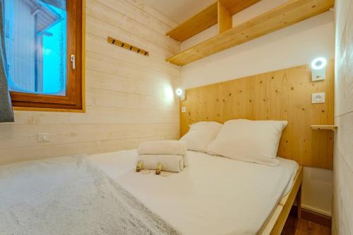 Val-Thorens Apartment | Ski in-out, Heart of Val Thorens Spacious Flat , Wifi A9