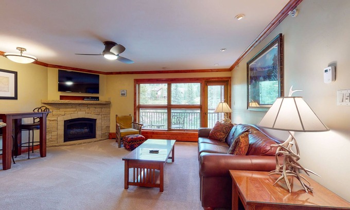Vail Condo | Ski-in/out, mountain view condo w/fireplace, fast WiFi, shared pool/WD/hot tub