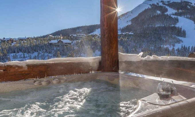 Saddle Ridge House | Ski-in/Out w/private hot tub & gorgeous views - Saddle Ridge Family Retreat