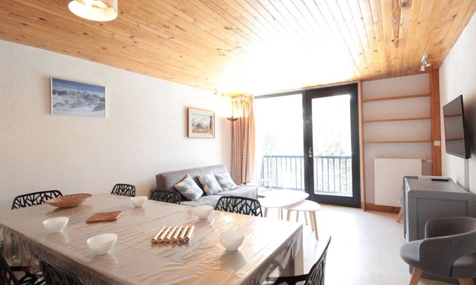 Flaine Apartment | Ski-In/Ski-Out 3-Bedroom Apartment, Sleeps 8, Flaine Forum, Stunning Mountain View