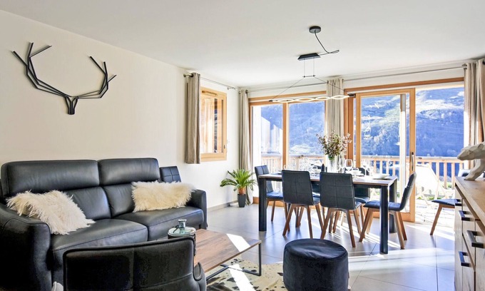 Le Bettaix Apartment | Ski-in/ski-out apartment with terrace and covered parking - 6 people