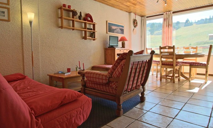 Chamrousse Apartment | Ski-in/Ski-out apartment with parking and equipped kitchen in Chamrousse