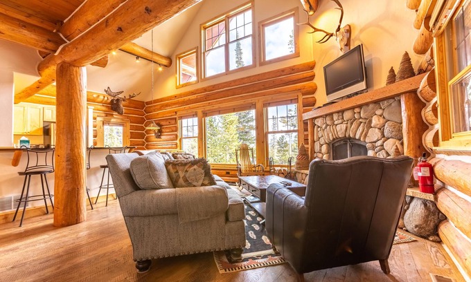 Big Sky Ski Chalet | Ski-In/Ski-Out Big Sky Resort, Yellowstone, Fly-fishing, Golf, Hiking & Biking