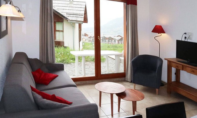 Les Orres Ski Chalet | Ski-in/Ski-out Chalet, Pool & Sauna, Sleeps 6