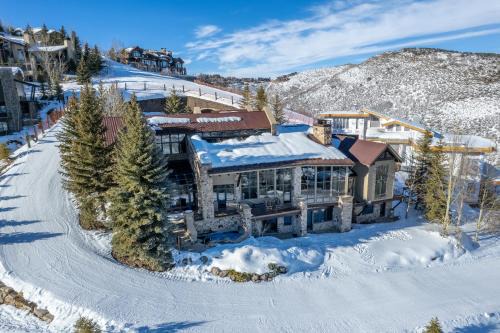 Deer Valley Ski Chalet | Ski in Ski Out Deer Valley with 9 Bedrooms and Hot Tub