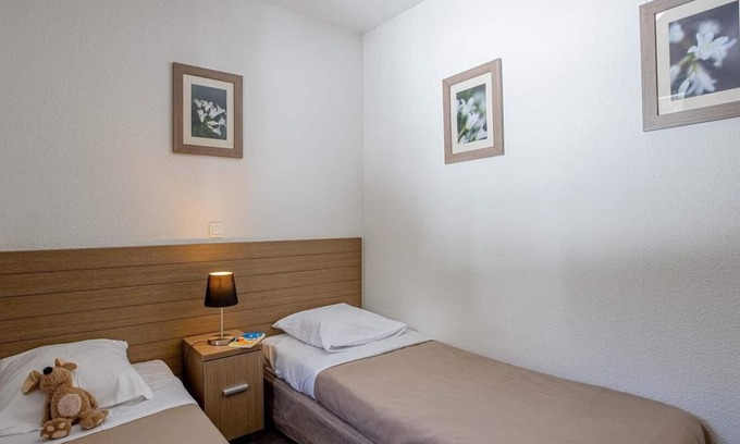 Flaine Apartment | Ski-in/ski-out & foot of the slopes, fitness, swimming pool, sauna, balcony, tv, ski locker, 42-44m²