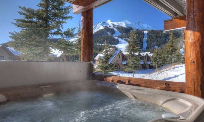 Saddle Ridge House | Ski-in/ski-out home w/private hot tub in Moonlight Basin - Saddle Ridge - Snow Den Chalet
