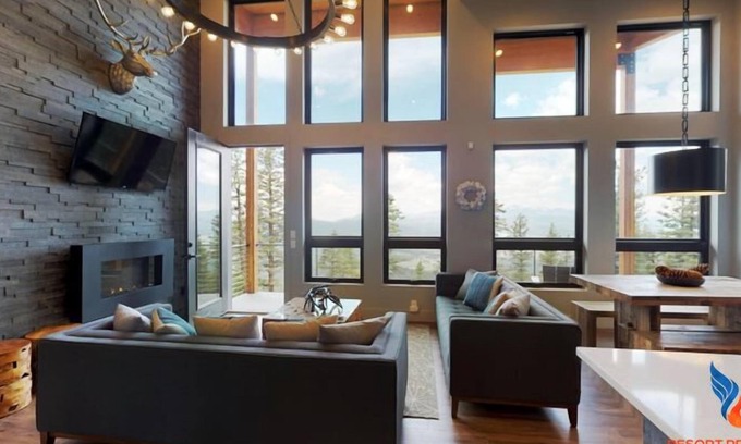 Angel Fire House | Ski-in/Ski-out | Modern Luxury | Hot Tub | Views | Blue Aspen 1