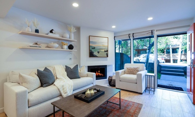 Aspen Apartment | Ski-in/Ski-out Renovated 2 BR Aspen Condo!