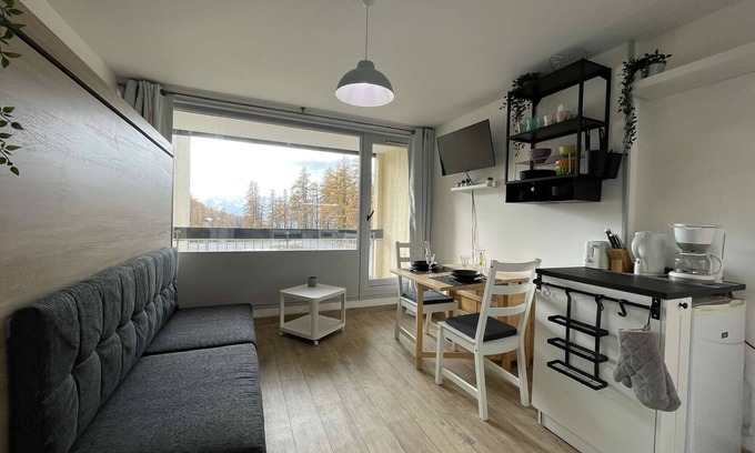 Montgenevre Apartment | Ski-In/Ski-Out Studio with Balcony, Sleeps 4 - Modern Amenities