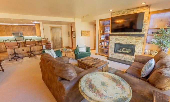 Crested Butte Condo | Ski In/Ski Out "WestWall Lodge" Luxury Mountain Accommodation A208