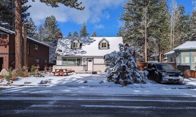 Highland Woods House | Ski Lease nDates & PricesnNov1 April 30 3700 month nNov14 April14 4000 month n