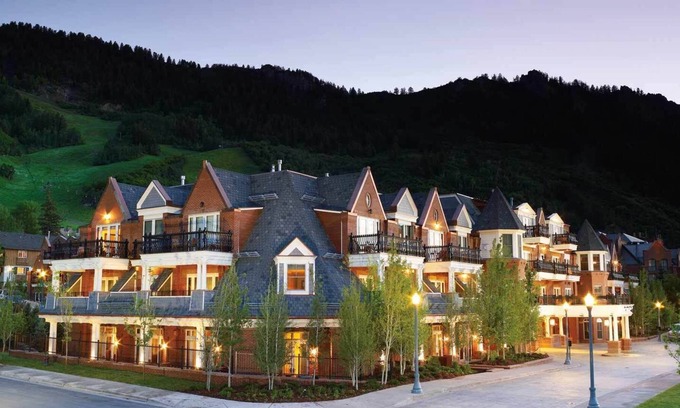 Downtown Villa | Ski Martin Luther King Weekend at The Aspen Mountain Residences!