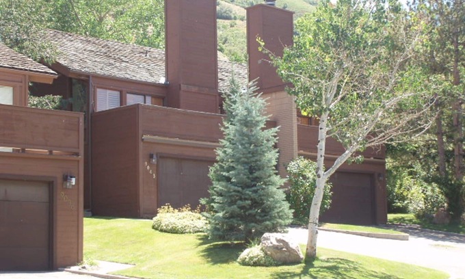 Cottonwood Heights House | Ski The Best - 4 BR 4 BA Townhouse near Snowbird, Alta, Brighton and Solitude