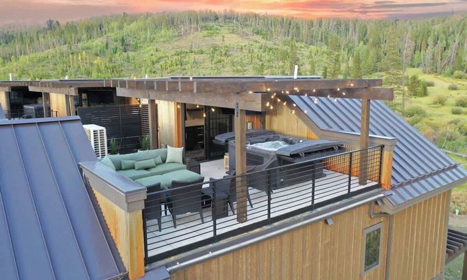Winter Park Ski Chalet | Sky High Colorado | Hot Tub Mountain View Cozy