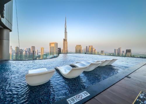 Downtown Dubai Apartment | Sky Pool Gem with Iconic Burj Khalifa Views 3Br apartment in Paramount Hotel Midtown