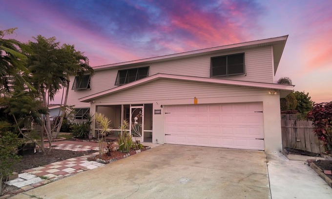 Jensen Beach House | Skyline Breeze - Minutes from downtown Jensen Beach