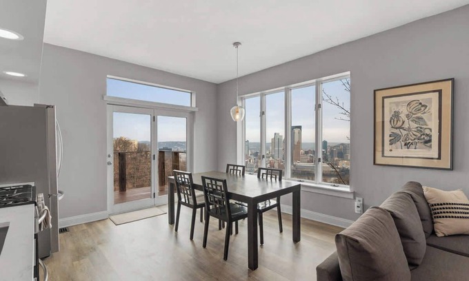 Mount Washington Apartment | Skyline Luxury - Stylish 1BR with Panoramic Views