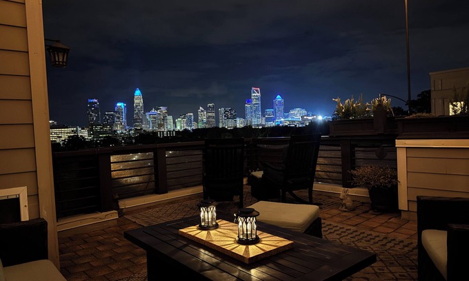 Charlotte House | Skyline Rooftop, Walk to Stadium, Walk to Uptown