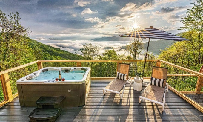 Whittier Cabin | SkyLux by 5 Seasons Homestays