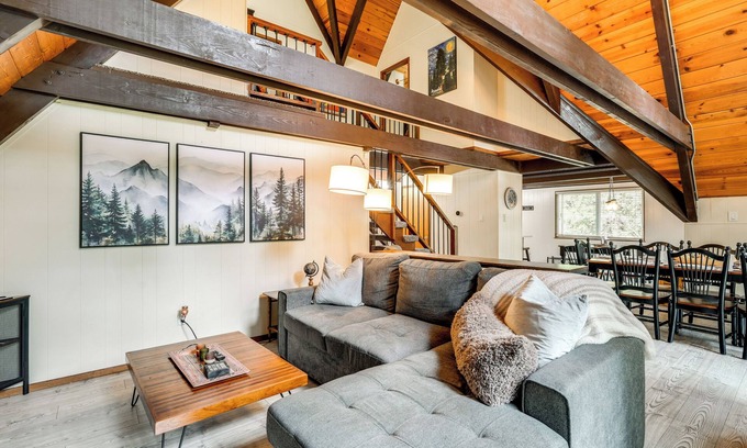 Arnold Cabin | Sleek Blue Lake Springs Retreat w/Deck & Yard!