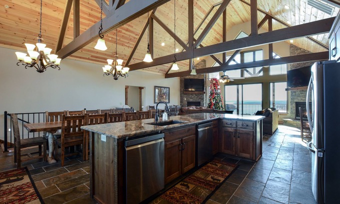 Indian Point House | Sleep 36 - 16 King Beds - Indoor Pool - 3 min to SDC! -Vanessa's Vacation Homes