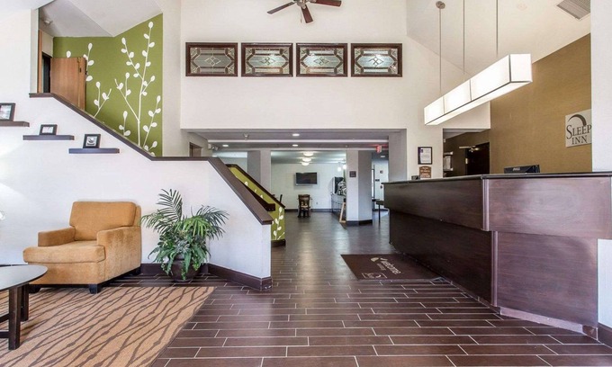 Austinburg Hotel | Sleep Inn & Suites Near I-90 and Ashtabula