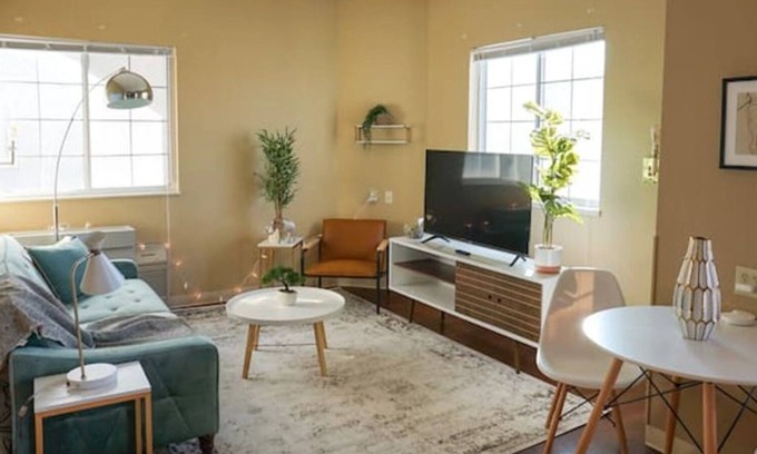 Downtown Wichita Apartment | Sleepover: Earthy 1BD/1BA + Gym - Downtown Wichitan