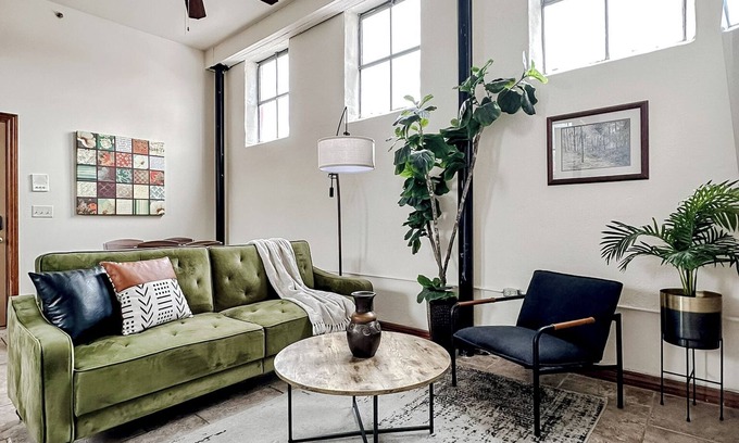 Springfield Apartment | Sleepover: Pristine 2BD/1BA Condo - Downtown Springfield