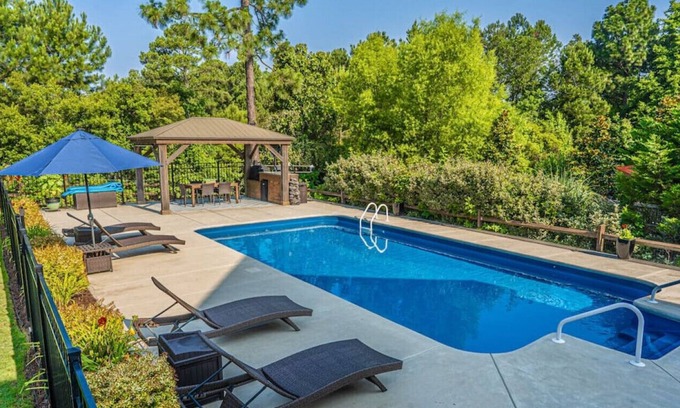 Whispering Pines House | Sleeps 10! Whispering Pines w/ Private Pool!