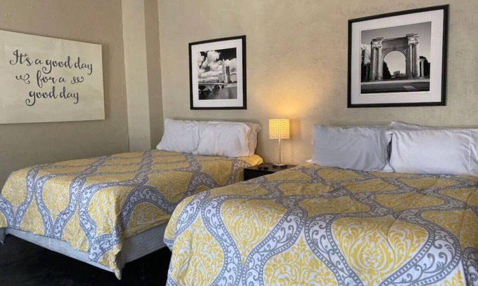 Dayton Apartment | Sleeps 18! 11 Beds, 6 Bedrooms + WIFI!