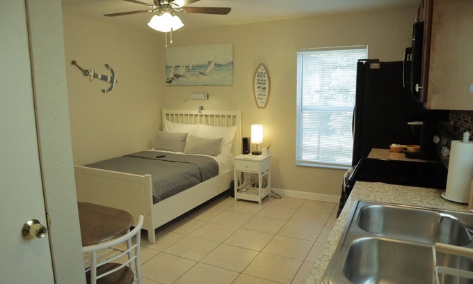 Lakeland Apartment | Sleeps 3.Coastal Beach Theme Studio right off I-4, close to Downtown Lakeland.