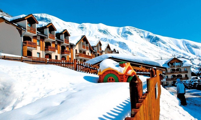 Saint-Sorlin-d'Arves Apartment | Sleeps 4! Alpine Paradise | Studio Cabin