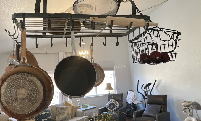 Sparks House | Sleeps 6. Pet friendly in quiet neighborhood