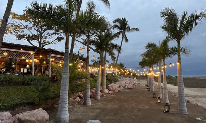 Puerto Juarez Resort | Sleeps 8. Jungle like Resort by ocean. Pools, restaurant, bars activities