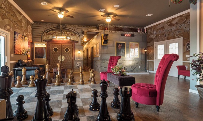 Clermont Villa | Sleeps up to 45 - Was In The Guinness Book of World Records!