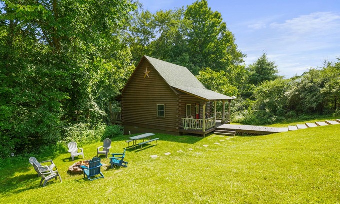 Logan Cabin | Sleepy Hollow Cabin | Hocking Hills