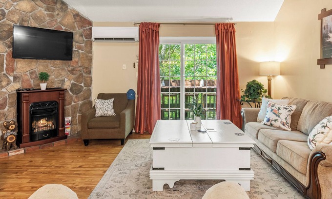 Village at Camelback Condo | Slope Lodge | Prime Skiing Location | Indoor Pool, Hot Tub, Sauna | Private Deck