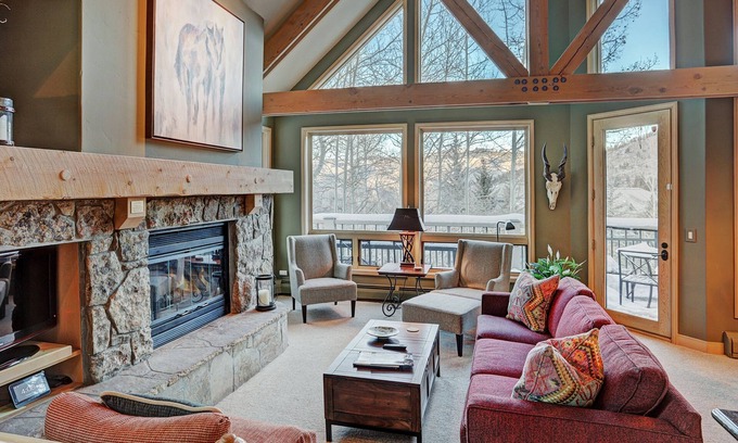 Beaver Creek Condo | Slopeside Living - 3br 4ba At Pines Lodge 3 Bedroom Condo by RedAwning