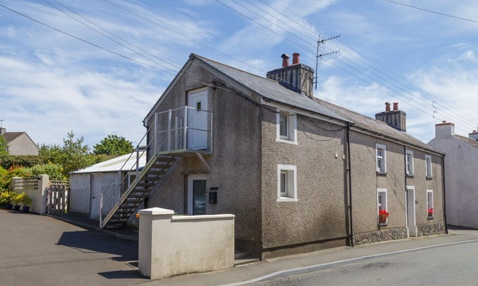Ballasalla Cottage | Small, but perfectly formed encapsulates this one up, one down maisonette in the small village of Ba