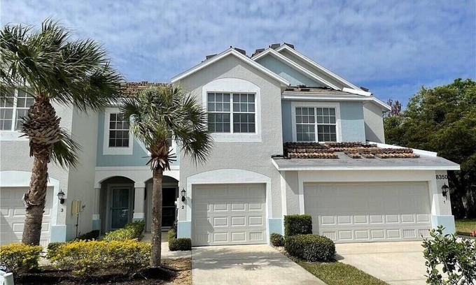 Biggar House | Small gated townhome community in Fort Myers. Near Sanibel, Fort Myers Beach.