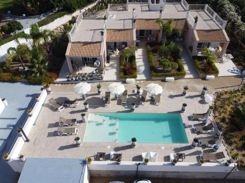 Fontane Bianche Apartment | Small Luxury apartments Pool and sea view - Stella Del Mare