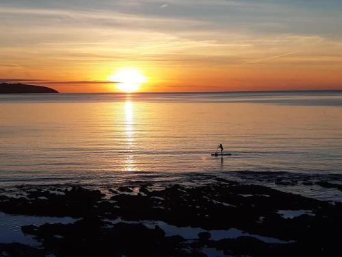 Porthleven Apartment | Small self contained room
