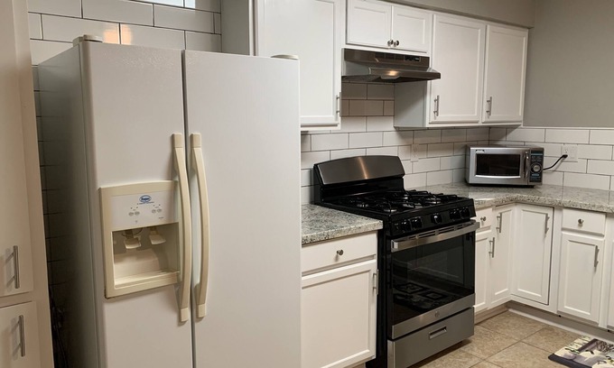 Katy House | Small Town Katy Comfort: A Charming Home, a Friendly Neighborhood