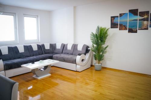 Kragujevac Apartment | Smallville Apartment