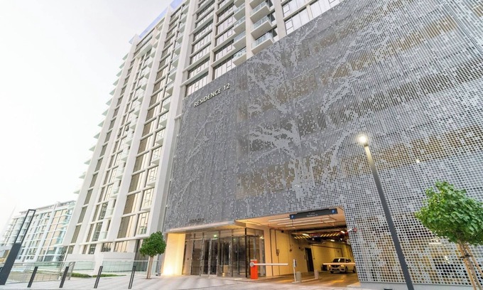 Dubai Apartment | Smart 1BR Apt – Ideal for Business or Short Stays
