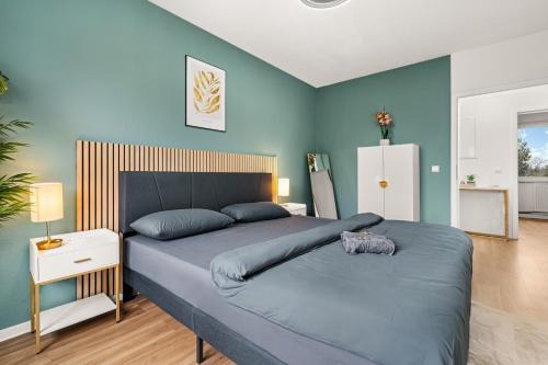 Dellwig Apartment | Smart Home - Near Essen, Oberhausen, Bottrop - Perfect for 6 Guests! Balcony - Netflix - Smart TV