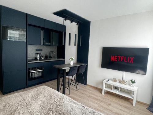 Vrsovice Apartment | Smarty Choice Living with Netflix - Kubánské náměstí