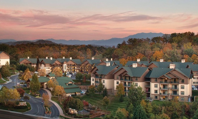 Sevierville Condo | Smoky Mountains Resort 1br suite, Saturday check-in